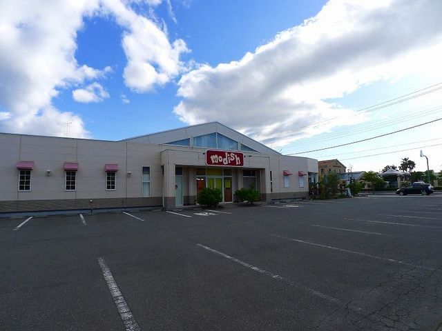 近くのモディッシュ太田店まで50m（徒歩1分）