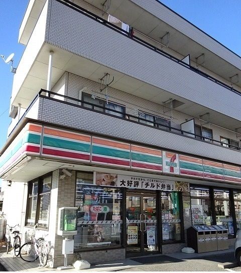 近くのセブンイレブンまで350m（徒歩5分）