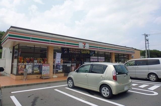 近くのセブンイレブンまで800m（徒歩10分）