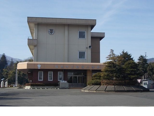 近くの小学校まで1,300m（徒歩17分）
