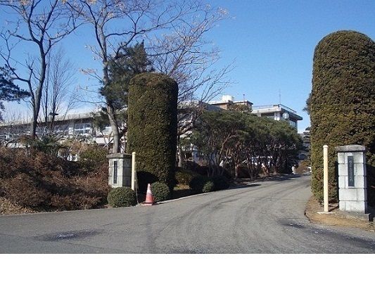 近くの中学校まで2,100m（徒歩27分）