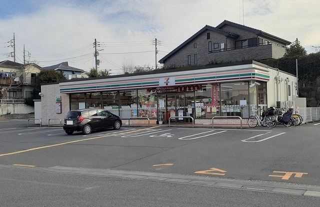 近くのセブン　さいたま中尾駒前店まで120m（徒歩2分）