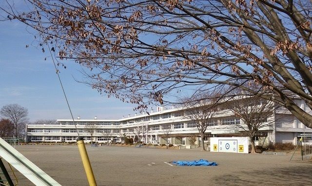 近くの真岡東小学校まで330m（徒歩5分）