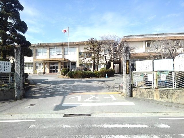近くの西牟田小学校まで380m(徒歩5分)