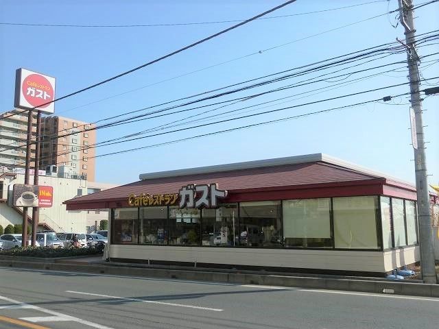 近くのガスト東所沢駅前店まで800m(徒歩10分)