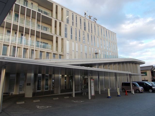 近くの伊予市役所様まで650m（徒歩9分）