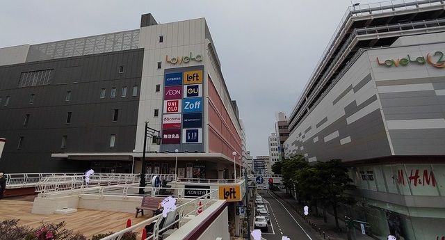 近くのラブラ万代まで1,300m（徒歩17分）