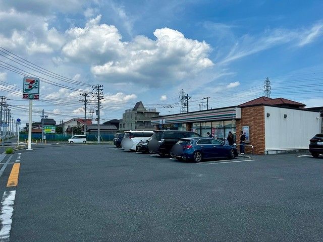 近くのセブンイレブン八幡宿東口店まで100m（徒歩2分）