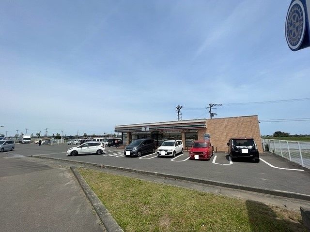 近くのセブンイレブン亘理インター店まで1,300m（徒歩17分）