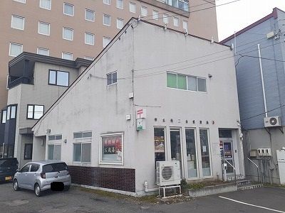 近くの帯広２条郵便局まで350m（徒歩5分）