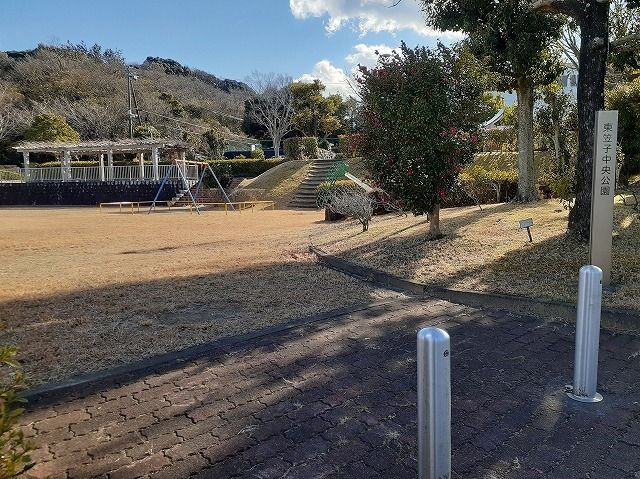 近くの東笠子中央公園まで850m（徒歩11分）