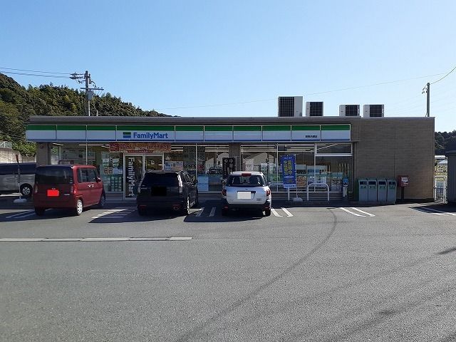 近くのファミリーマート 湖西坊瀬店まで1,400m（徒歩18分）