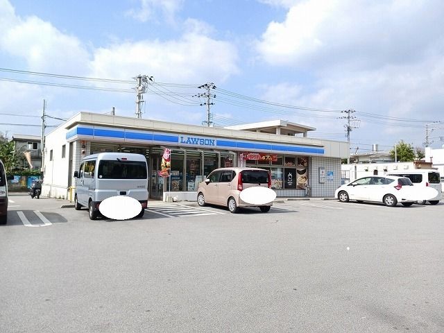 近くのローソン石川バイパス店まで1,000m(徒歩13分)
