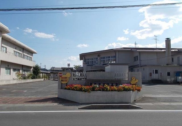 近くの東松島市立赤井南小学校まで600m（徒歩8分）