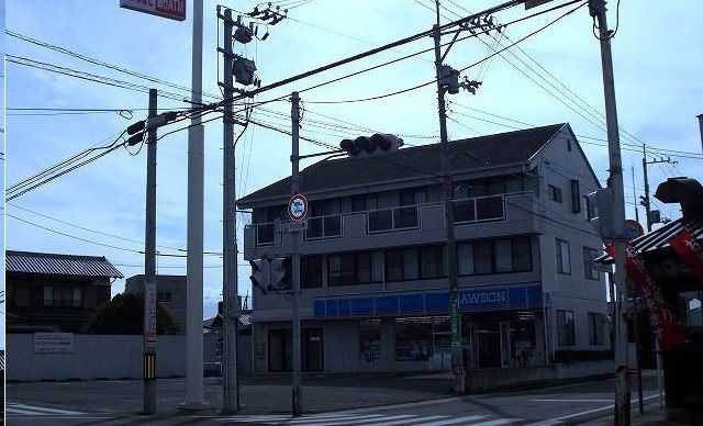 近くのローソンさんまで550m(徒歩7分)