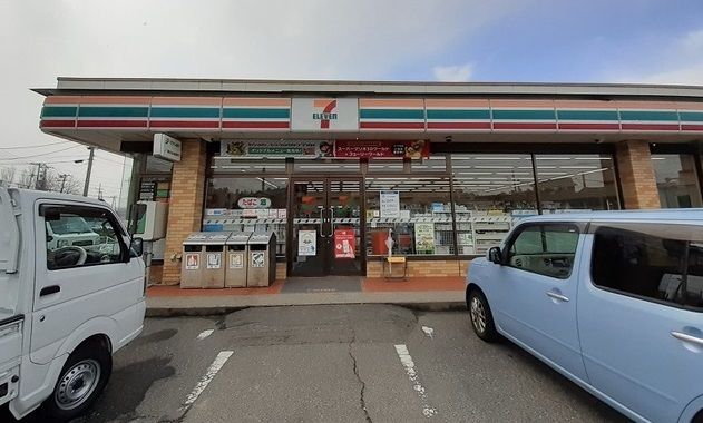 近くのセブンイレブン新発田五十公野店まで900m（徒歩12分）