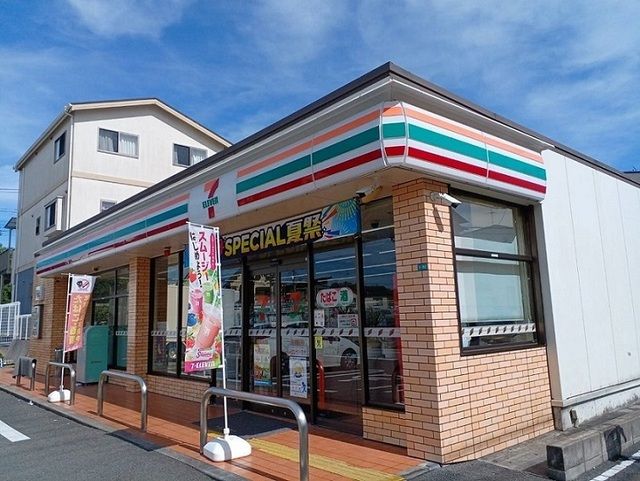 近くのセブンイレブン様まで600m（徒歩8分）