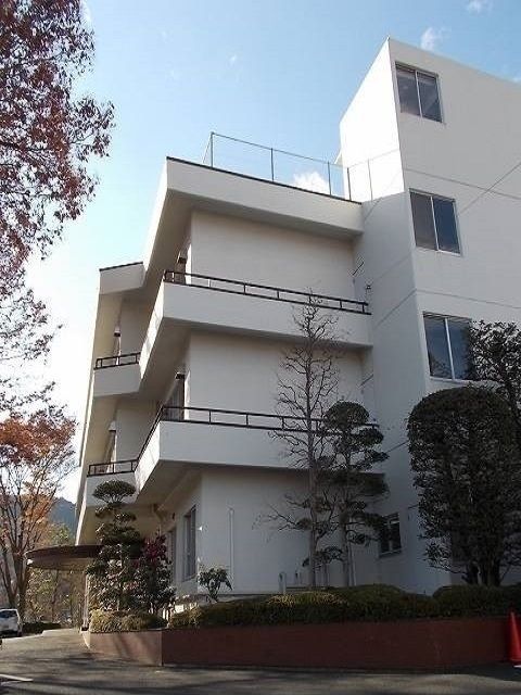 近くの青梅三慶病院まで250m（徒歩4分）