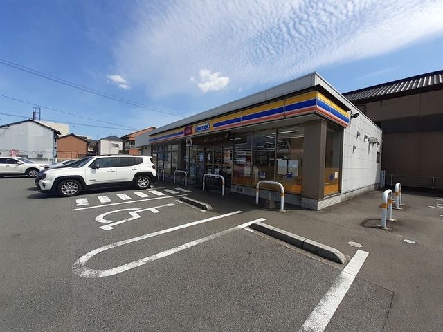 近くのミニストップまで270m(徒歩4分)