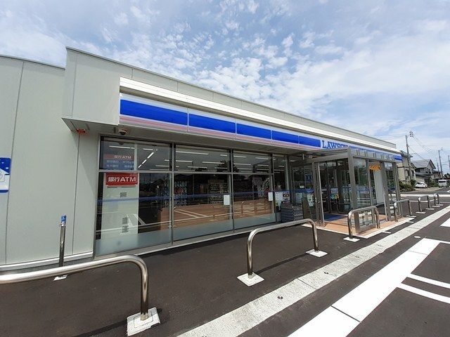 近くのスーパーまで1,200m（徒歩15分）