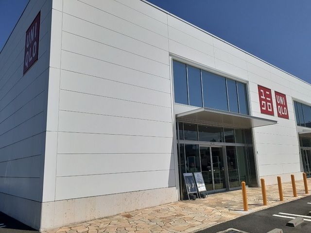 近くのユニクロ藤岡店まで600m（徒歩8分）