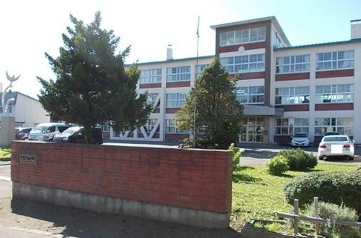 近くの滝川市立滝川第一小学校まで500m(徒歩7分)