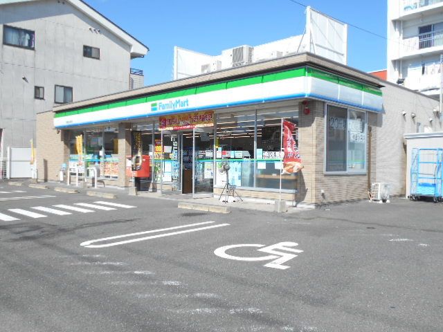 近くのコンビニまで170m（徒歩3分）