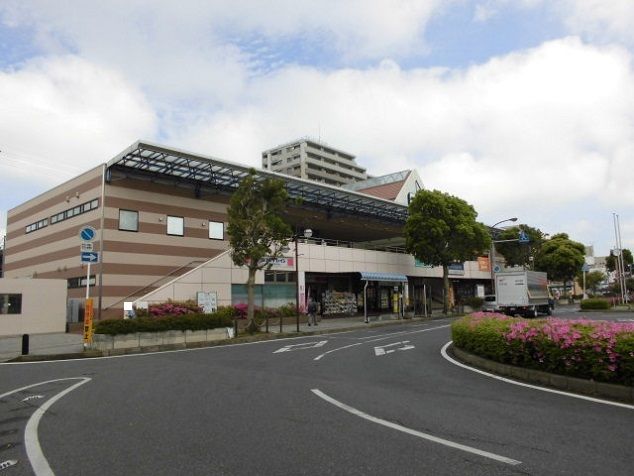 近くの駅まで1,700m（徒歩22分）