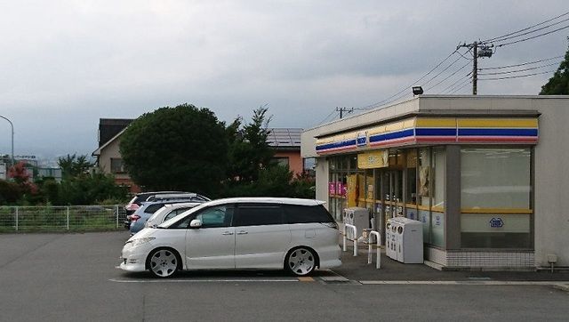 近くのコンビニまで1,000m（徒歩13分）
