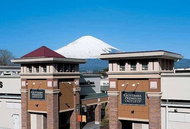 近くのスーパーまで2,800m（徒歩35分）