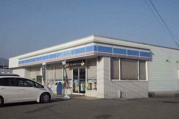 近くのコンビニまで1,000m（徒歩13分）