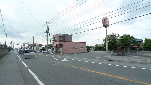 近くの飲食店まで250m（徒歩4分）