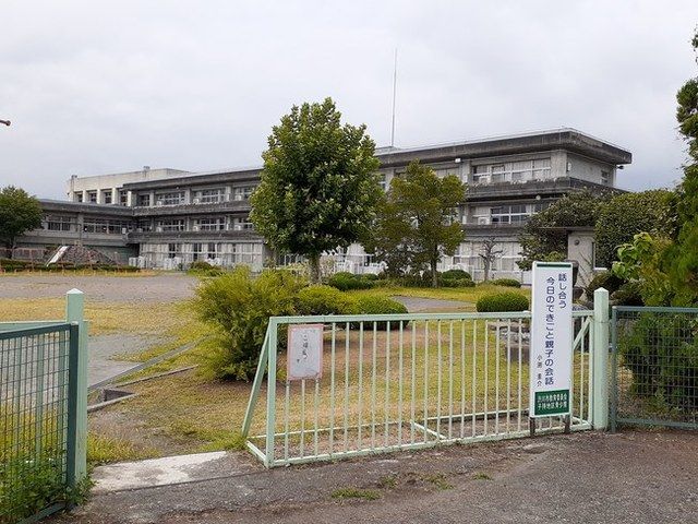 近くの小学校まで1,500m（徒歩19分）