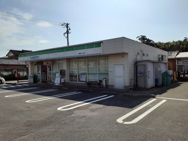 近くのコンビニまで1,350m（徒歩17分）