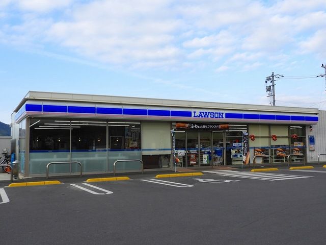 近くのローソン 江田島能美町中町店まで500m（徒歩7分）