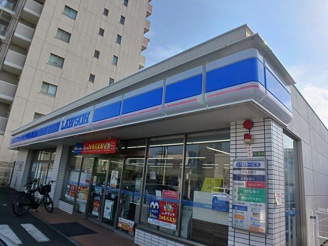 近くの北千住駅まで1,600m(徒歩20分)