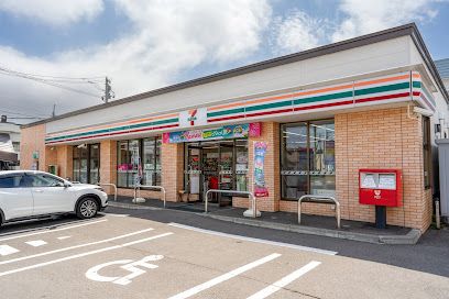 近くのセブンイレブン札幌曙6条店まで260m（徒歩4分）