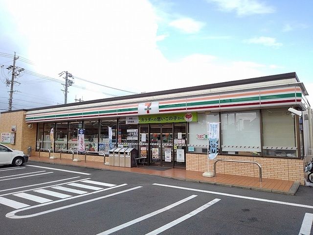 近くのコンビニまで110m（徒歩2分）