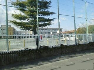 近くの一宮市立　萩原小学校まで900m（徒歩12分）