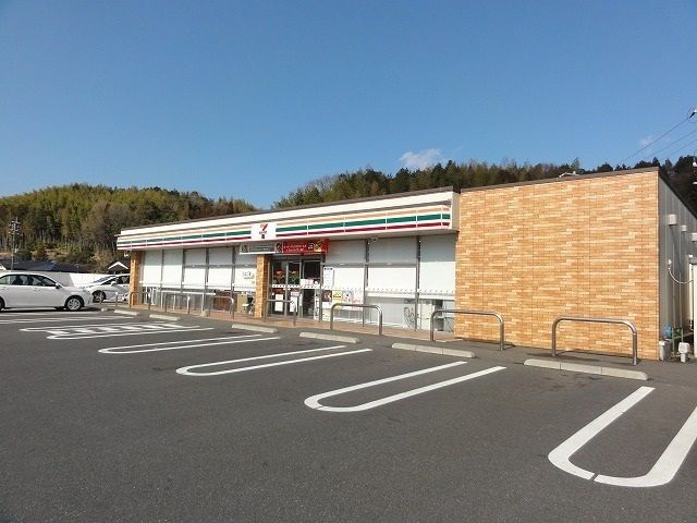 近くのセブンイレブン下松久保中学校前まで120m(徒歩2分)