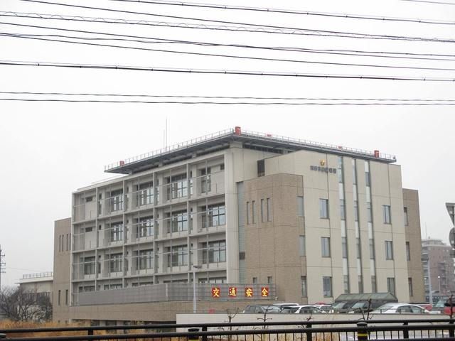 近くの四日市南警察署まで700m（徒歩9分）