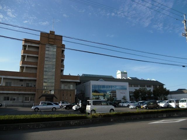 近くの周桑病院様まで3,200m（徒歩40分）