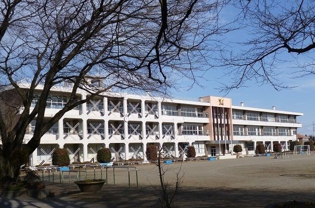 近くの長田小学校まで350m(徒歩5分)