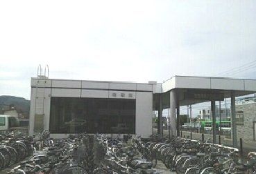 近くの発寒南駅まで400m（徒歩5分）