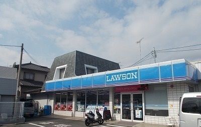 近くのコンビニまで500m（徒歩7分）
