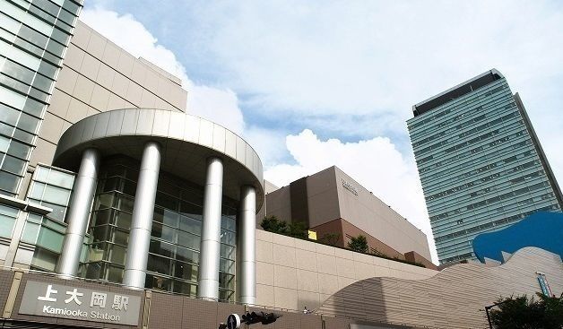 近くの上大岡駅まで860m(徒歩11分)