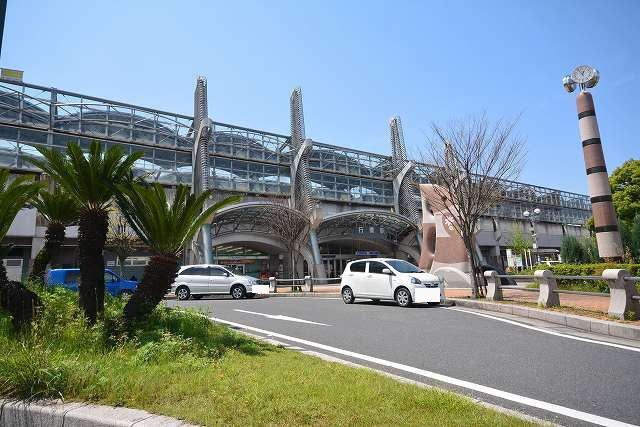 近くの駅まで1,700m（徒歩22分）