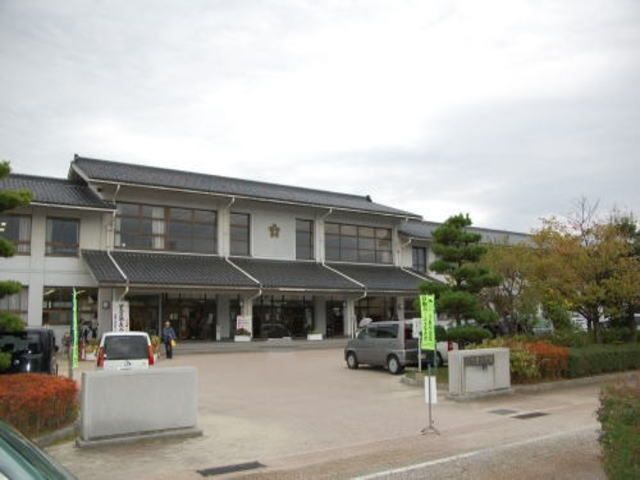 近くの下関小学校まで1,200m(徒歩15分)