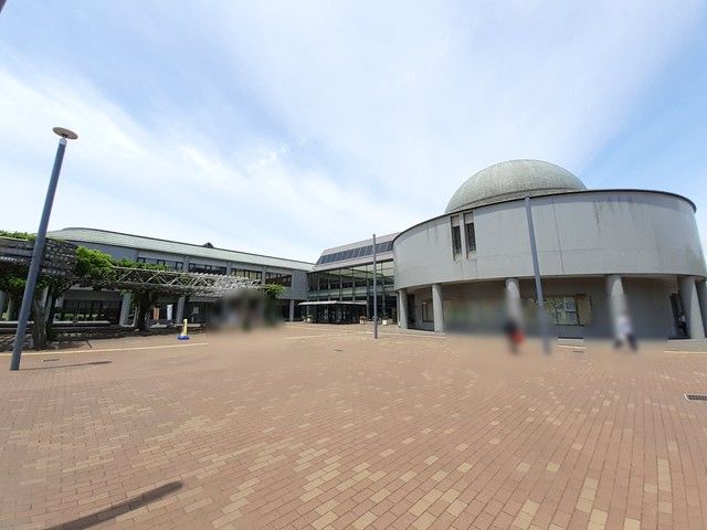 近くの加古川総合文化センターまで1,255m（徒歩16分）