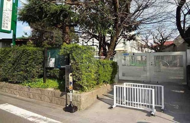 近くの幼稚園・保育園まで1,200m（徒歩15分）